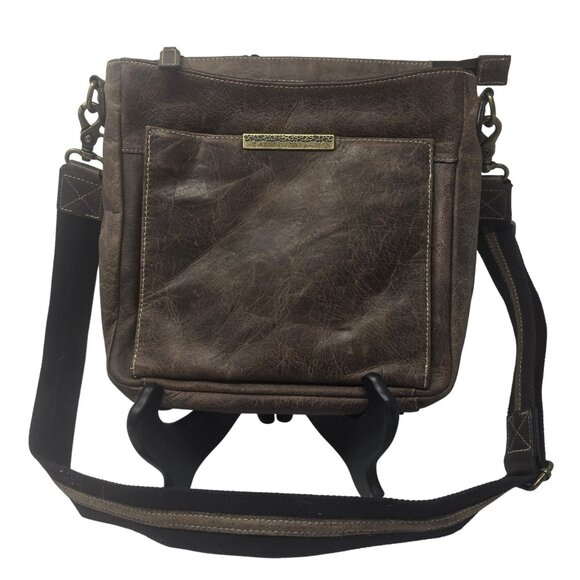 Gun Totin Mamas RFID Protection Leather Crossbody Bag - Picture 2 of 12